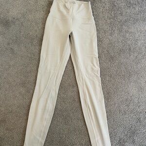 Women's Lulu Lemon light purple High-Waisted leggings